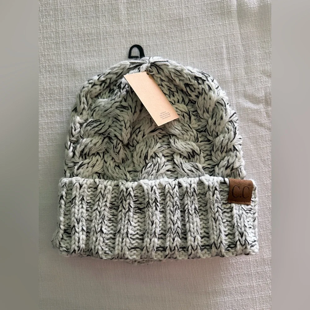 C.C beanie oven Knit Gray/White‎ womens winter travel camping skiing outdoors